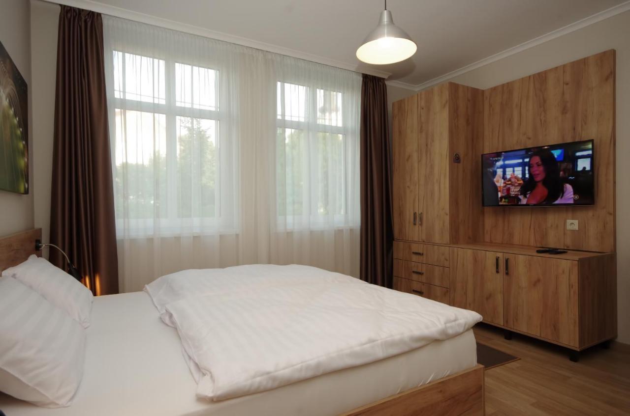Almasy Apartmanhaz ยูลา ภายนอก รูปภาพ