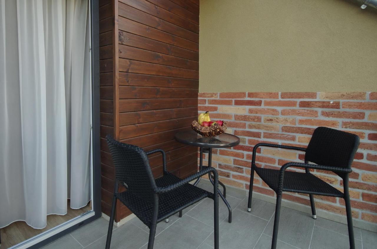Almasy Apartmanhaz ยูลา ภายนอก รูปภาพ