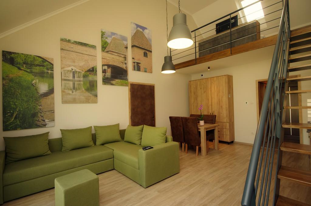 Almasy Apartmanhaz ยูลา ภายนอก รูปภาพ