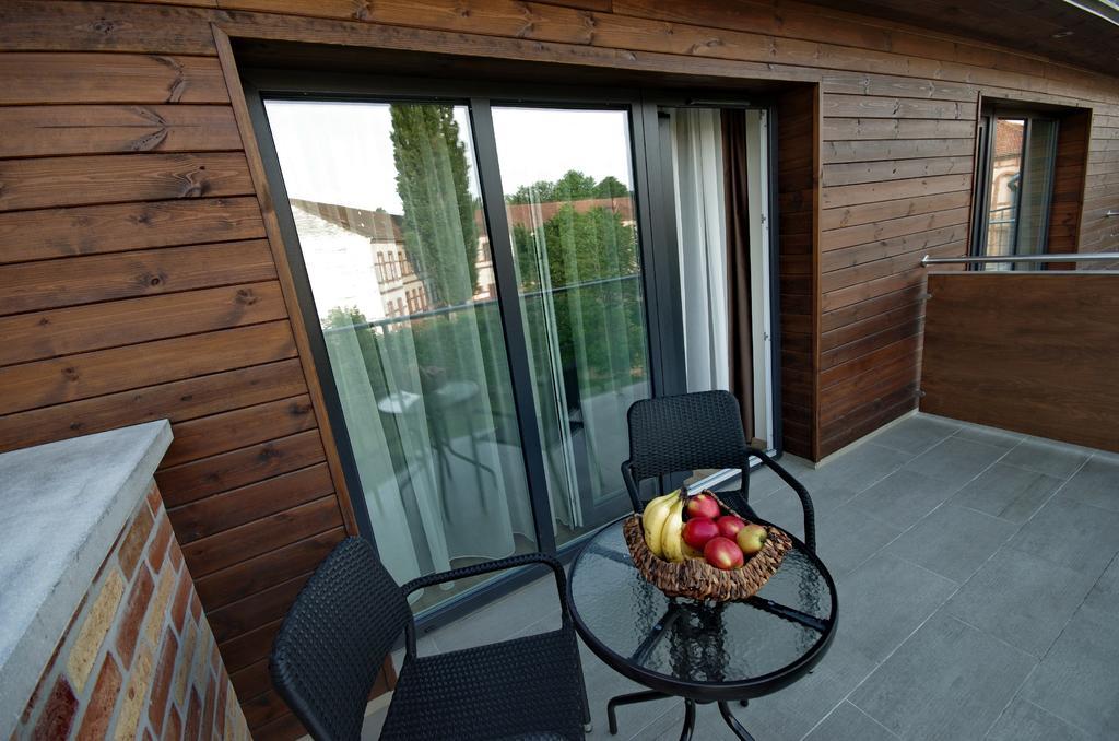 Almasy Apartmanhaz ยูลา ภายนอก รูปภาพ