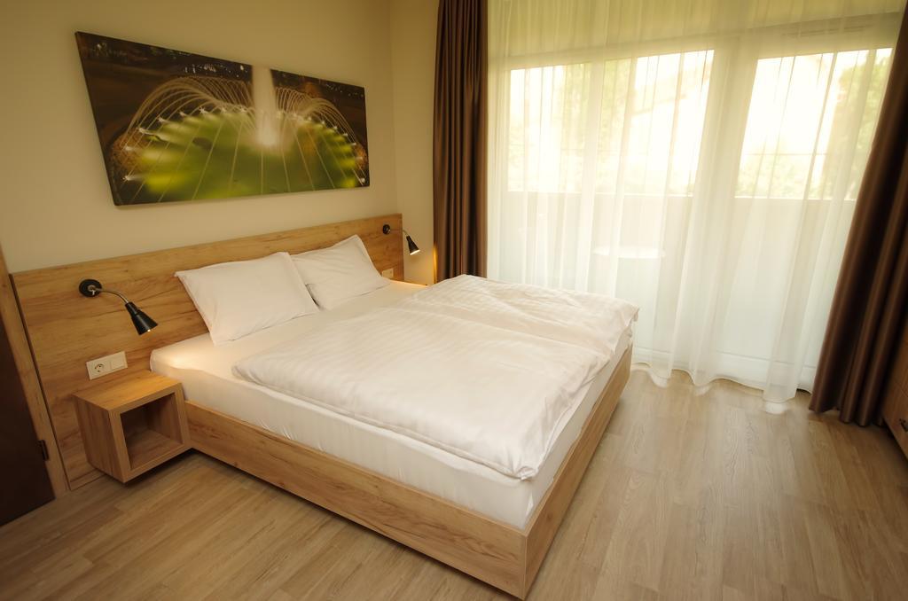 Almasy Apartmanhaz ยูลา ภายนอก รูปภาพ